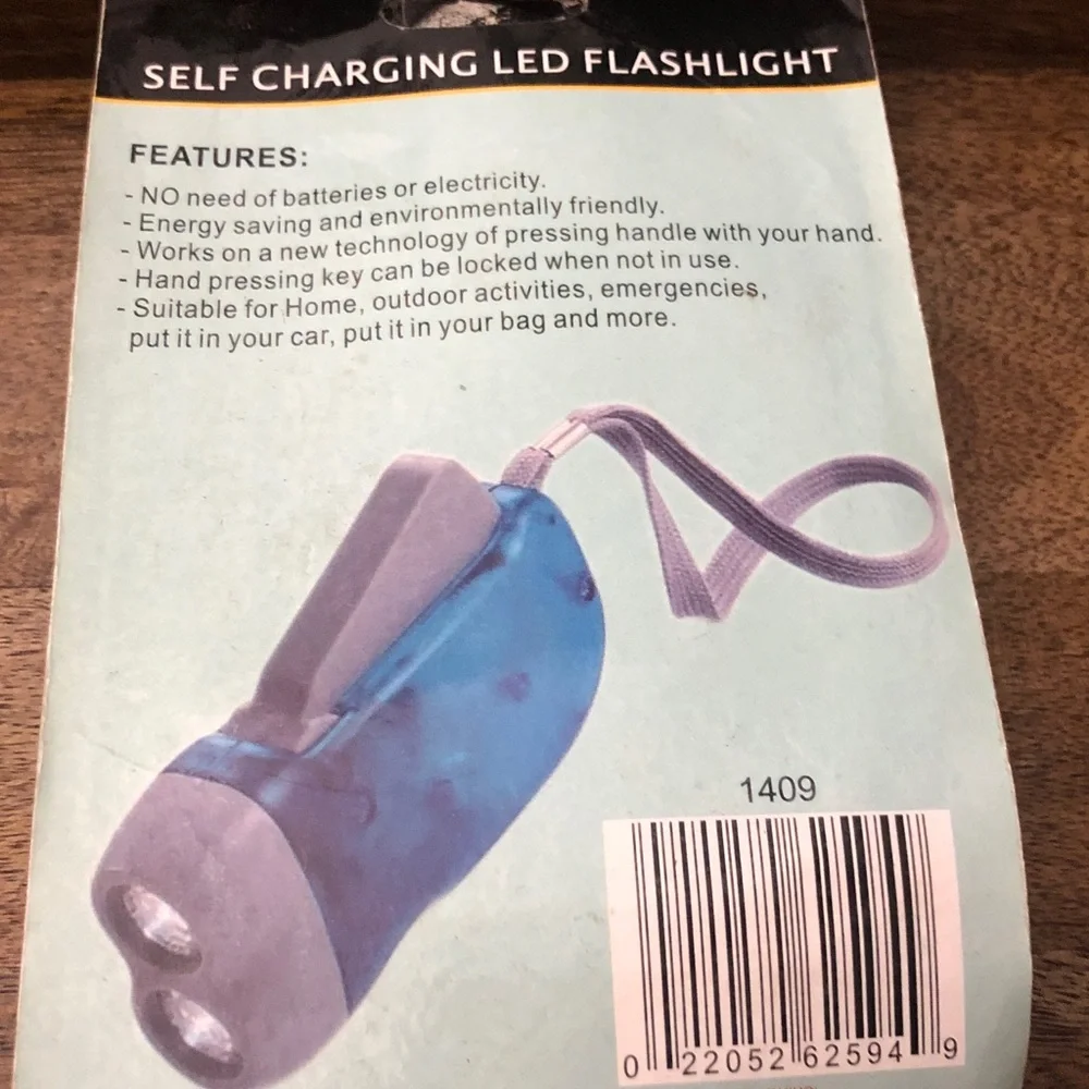 Hand-Pressed Rechargeable Mini LED Light - Green - Picture 2 of 3